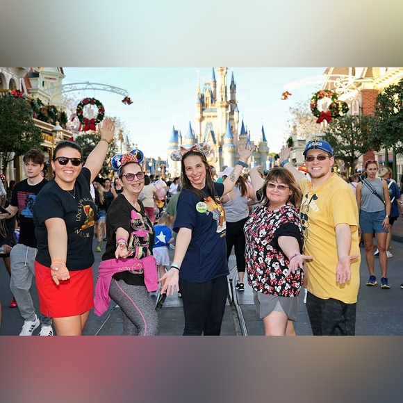 cathylperry Follow me for Live Shows!!! - Picture 3 of 9